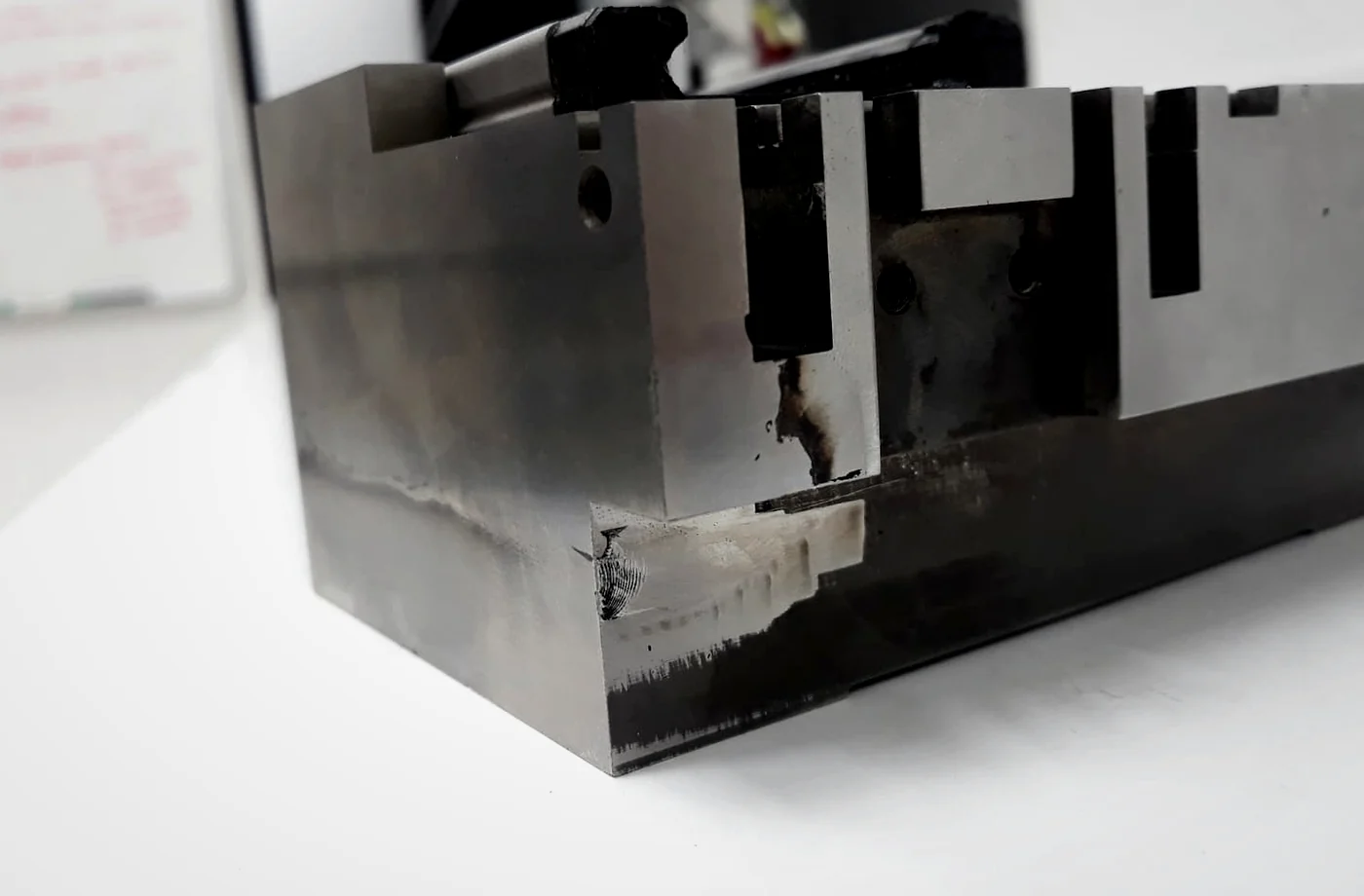Componente de molde reparado y ajustado